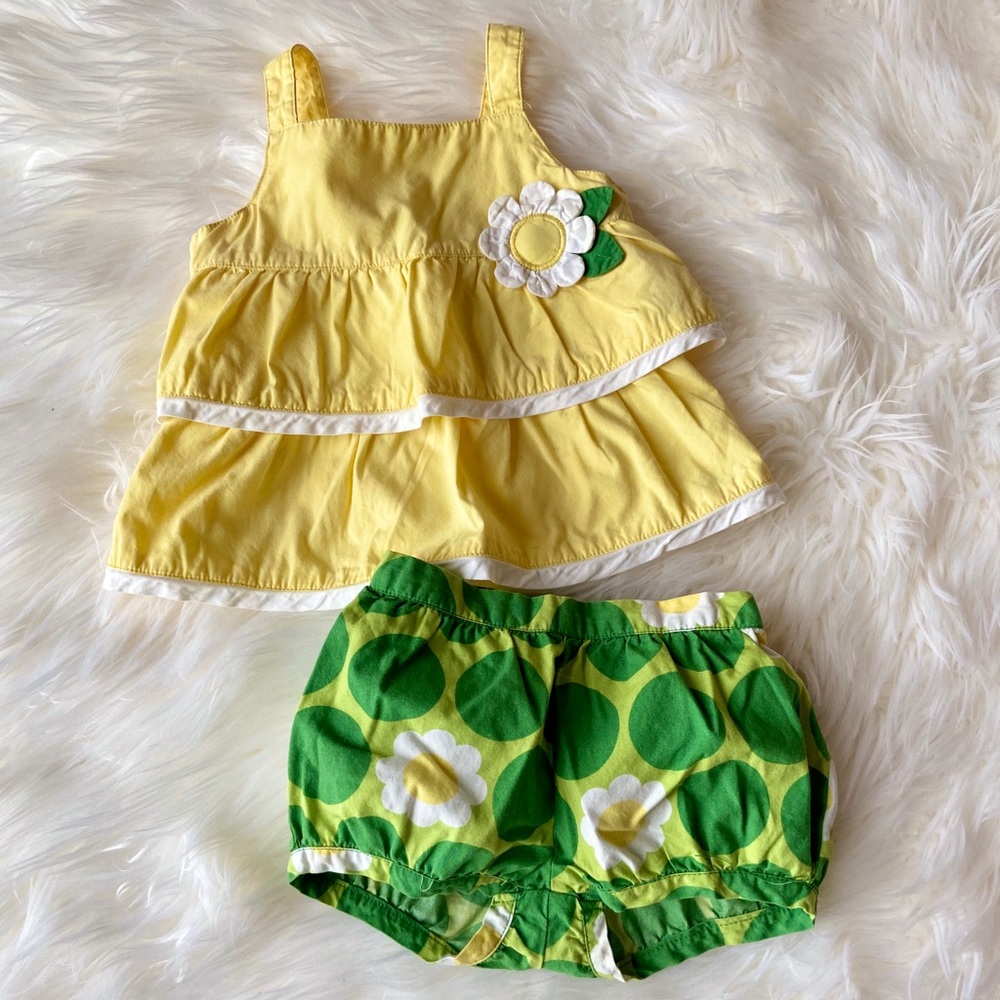 Gymboree “A Pop of Daisies” Top & Bloomer 12-18M